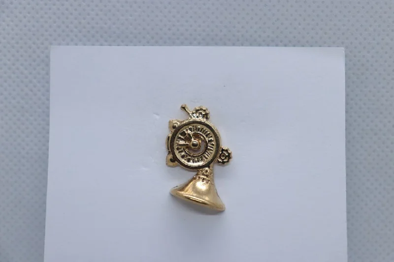 Golden Stand Fan Lapel Pin