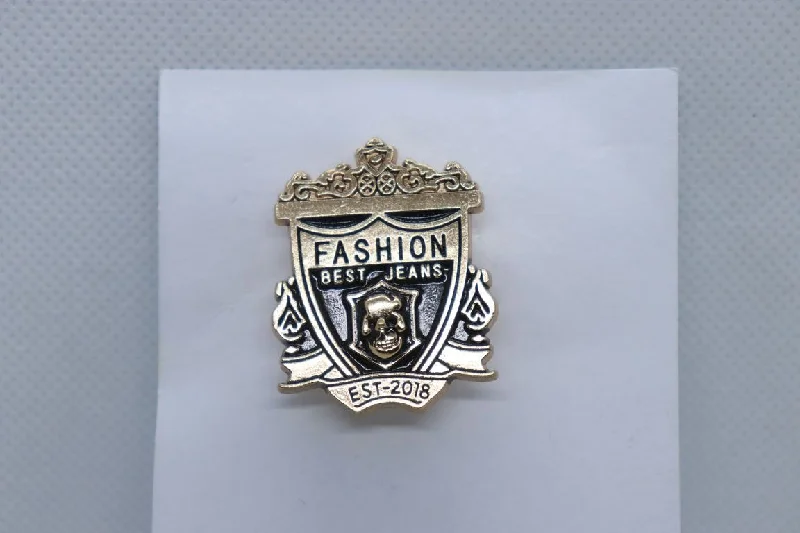 Silver Fashion Skull Lapel Pin